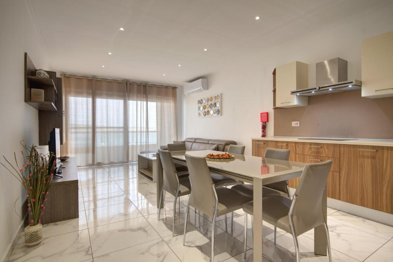 Malta'S Beachfront Apartment In Меллиеха Экстерьер фото