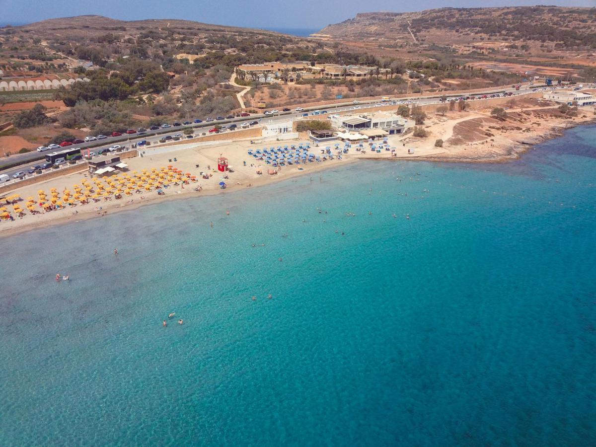 Malta'S Beachfront Apartment In Меллиеха Экстерьер фото